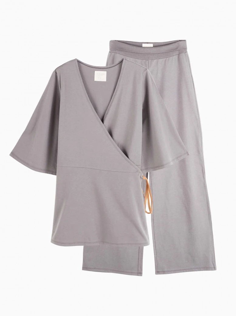 homewear mum outfit · total look grey